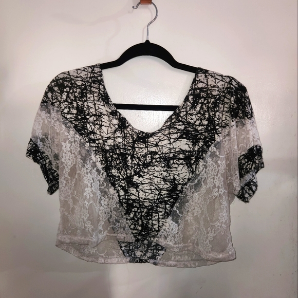 Snake print Lace Top - Picture 2 of 5